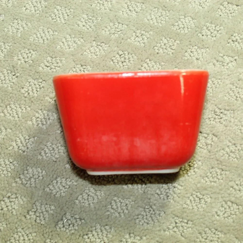 Vintage Pyrex Small Red Refrigerator Dish 501 Fridgie No Lid